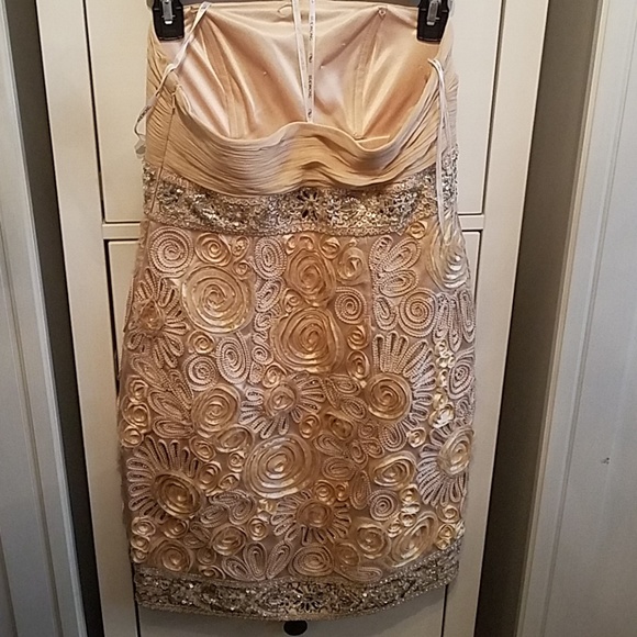 Dress - Picture 2 of 6